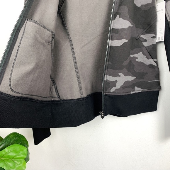 NWT Athleta Triumph Printed Gray Camo Athletic Zip Up Hoodie Sz XXS - Picture 7 of 12